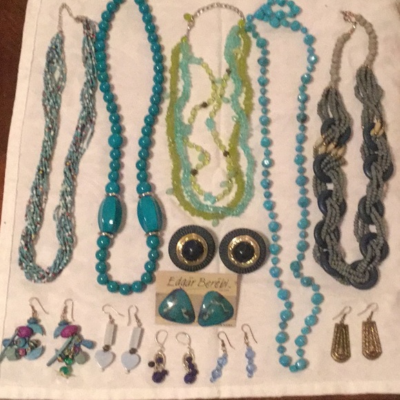 Fashion Jewelry 🦋 Jewelry - 🦋Too Trendy Mystery Bundle of Assorted Jewelry 🦋